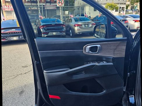 Used 2021 Kia Sorento EX image 10