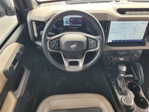 Certified 2023 Ford Bronco Wildtrak image 17