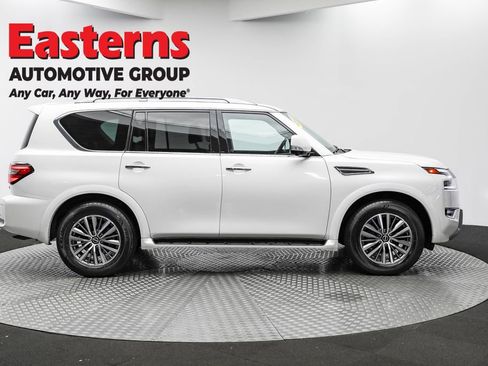 Used 2023 Nissan Armada SL w/ Captain's Chairs Package image 4