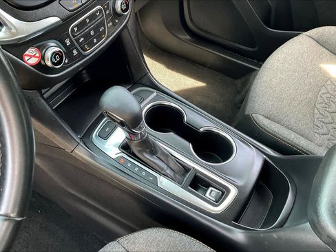 Used 2024 Chevrolet Equinox LT image 16