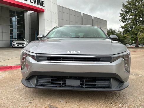 Used 2025 Kia K4 FWD image 3