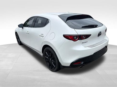 Used 2023 MAZDA MAZDA3 s FWD image 3
