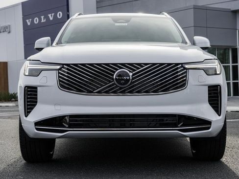 New 2026 Volvo XC90 B6 Plus w/ Protection Package Premier image 2