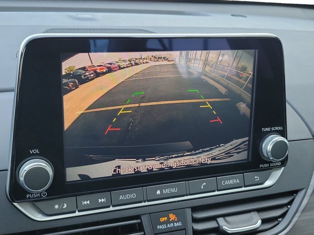 Used 2024 Nissan Altima 2.5 SV FWD image 16
