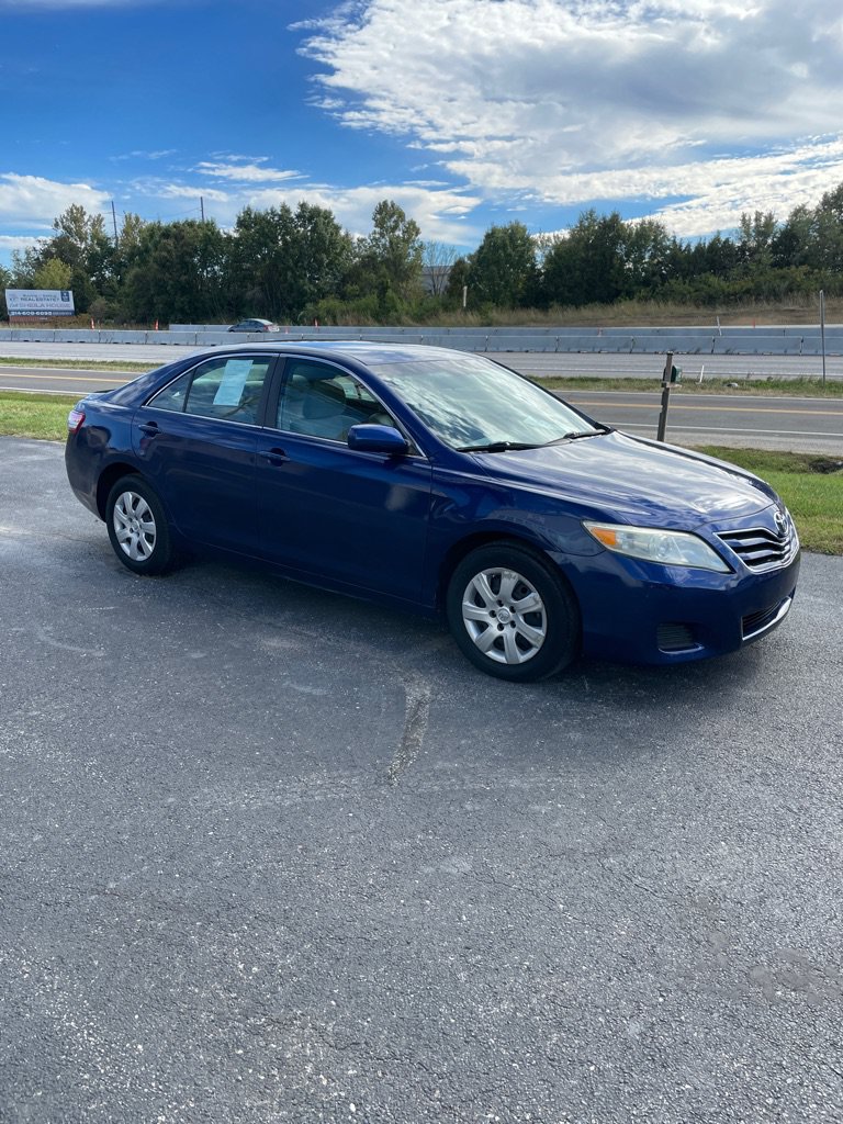 Used 2011 Toyota Camry LE FWD image 7
