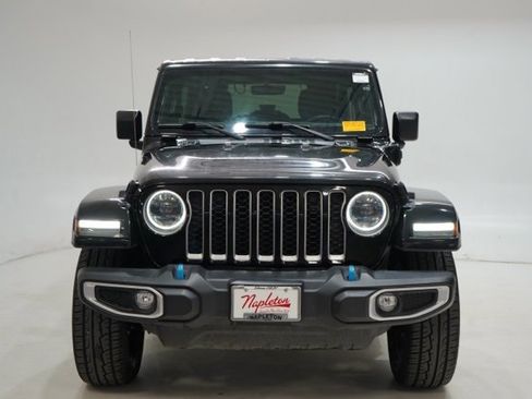 Used 2023 Jeep Wrangler Unlimited Sahara image 2