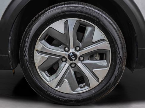 Certified 2019 Kia Niro EX w/ Cold Weather Package 2.0 FWD image 30