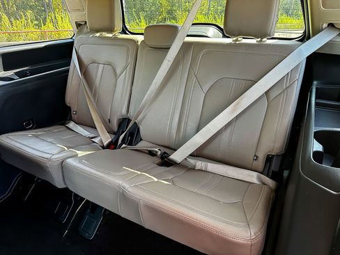 Used 2023 Ford Expedition Limited image 27