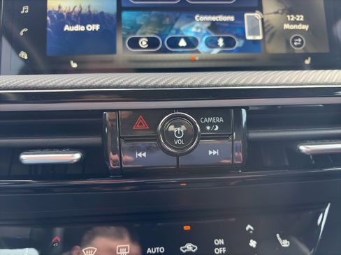 Certified 2025 Nissan Kicks SR w/ SR Premium Package image 30