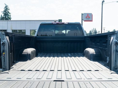 Used 2024 GMC Sierra 1500 AT4 w/ Technology Package image 7