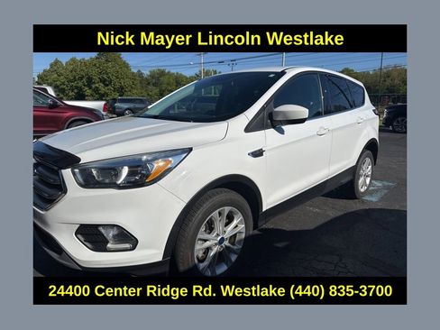 Used 2017 Ford Escape SE FWD image 1