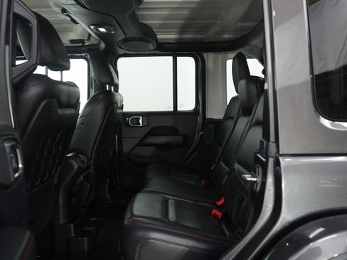 Used 2018 Jeep Wrangler Unlimited Rubicon w/ Dual Top Group image 18