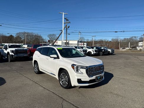 Used 2023 GMC Terrain Denali AWD/4WD image 7