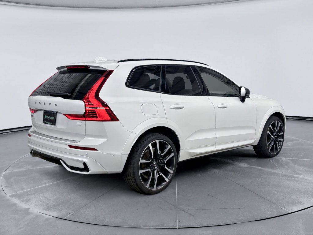 Used 2024 Volvo XC60 T8 Ultimate w/ Protection Package Premier AWD/4WD image 3