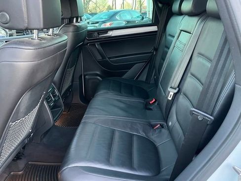 Used 2017 Volkswagen Touareg V6 image 19