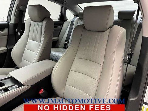 Used 2018 Honda Accord Touring image 14