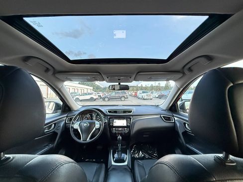 Used 2016 Nissan Rogue SL w/ SL Premium Package AWD/4WD image 22