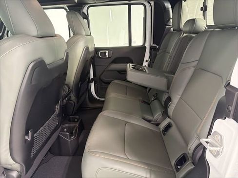 New 2026 Jeep Gladiator Mojave image 20