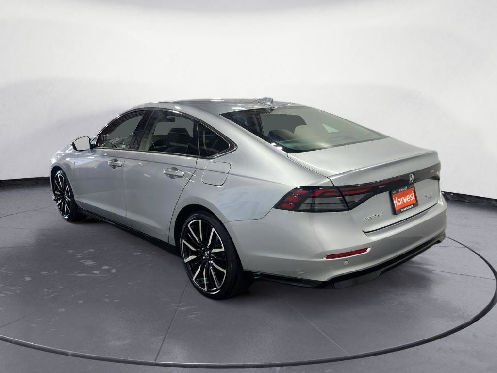 Used 2025 Honda Accord Touring image 8