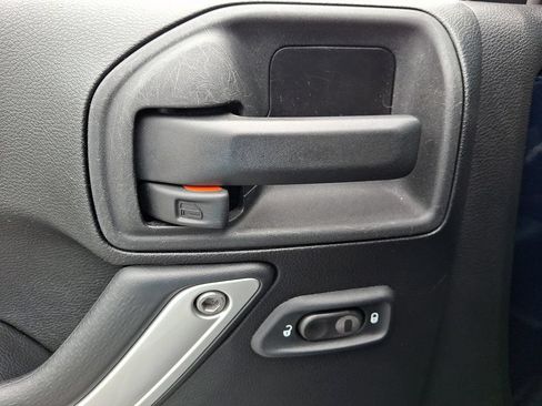 Used 2013 Jeep Wrangler Unlimited Sport AWD/4WD image 14