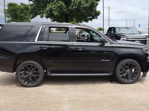 Used 2018 Chevrolet Tahoe LT RWD image 2