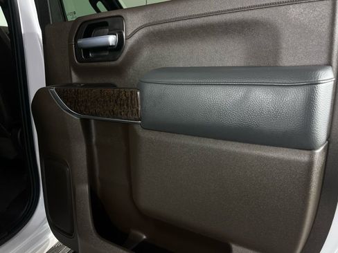 Used 2023 GMC Sierra 2500 Denali w/ Denali Ultimate Package image 30