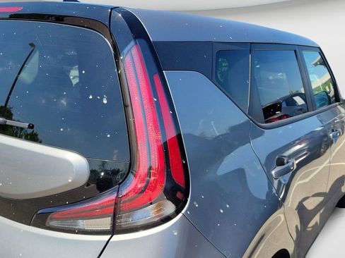 Used 2025 Kia Soul LX FWD image 35