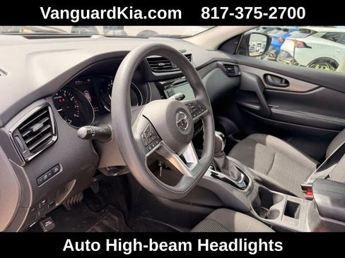 Used 2020 Nissan Rogue Sport S image 14