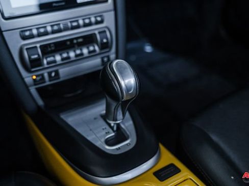 Used 2006 Porsche 911 Carrera S image 12