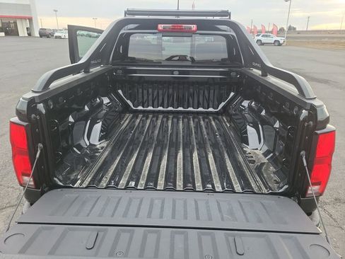 New 2025 Chevrolet Colorado Z71 w/ Midnight Edition image 30