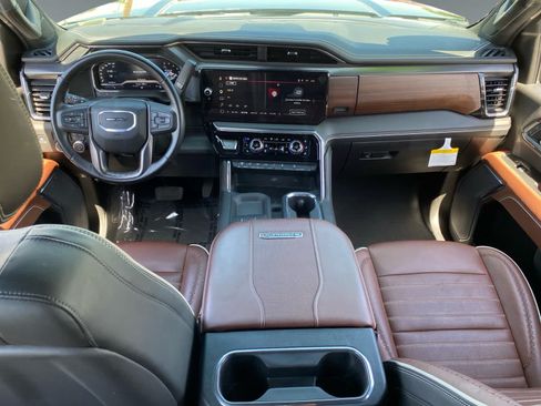 Used 2025 GMC Sierra 2500 Denali Ultimate AWD/4WD image 10