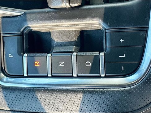 Used 2023 Chevrolet Suburban Premier image 18