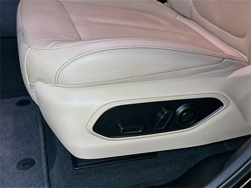 Used 2023 Jeep Grand Cherokee L Limited image 16