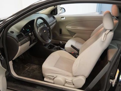 Used 2009 Chevrolet Cobalt LS FWD image 3
