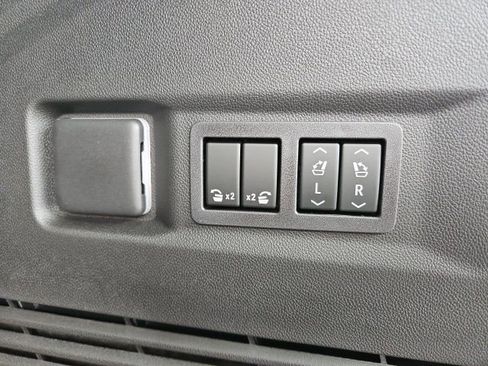 New 2026 GMC Yukon Denali w/ Sun & Power Step Package image 21