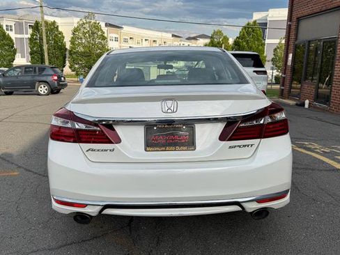 Used 2017 Honda Accord Sport image 8