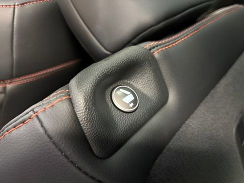 Used 2025 Honda Pilot TrailSport image 45