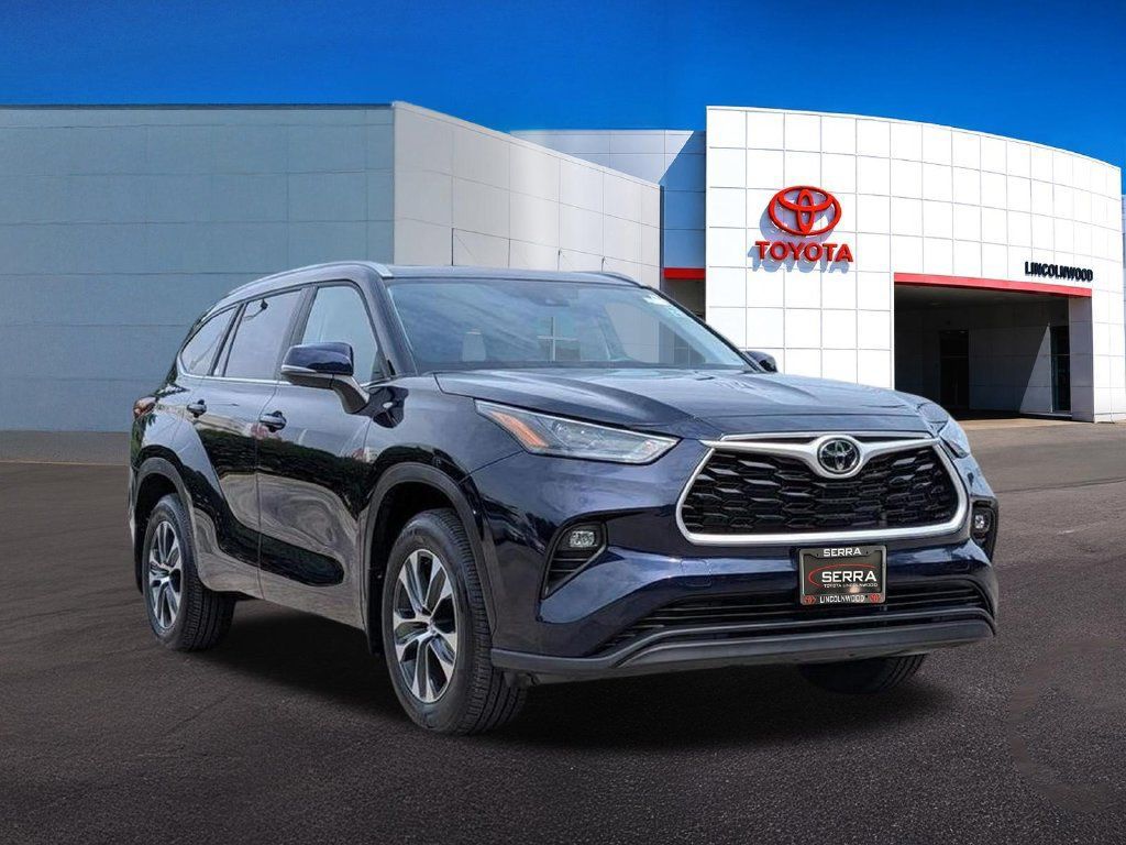 Used 2026 Toyota Highlander XLE AWD/4WD image 9
