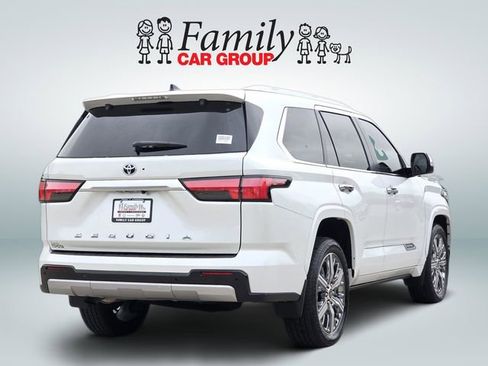 Used 2024 Toyota Sequoia Capstone AWD/4WD image 4