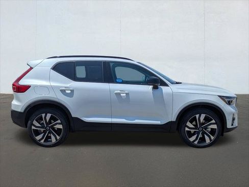 New 2026 Volvo XC40 B5 Ultra w/ Climate Package AWD/4WD image 3