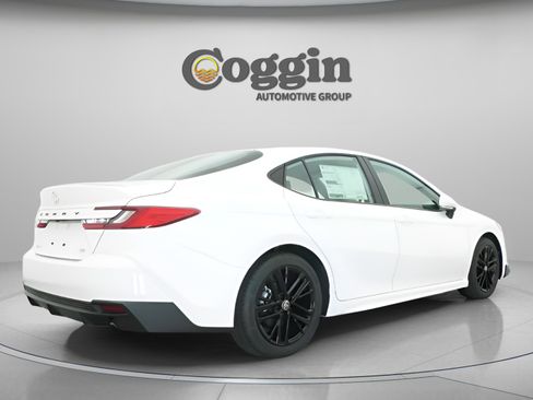 New 2026 Toyota Camry SE FWD image 17