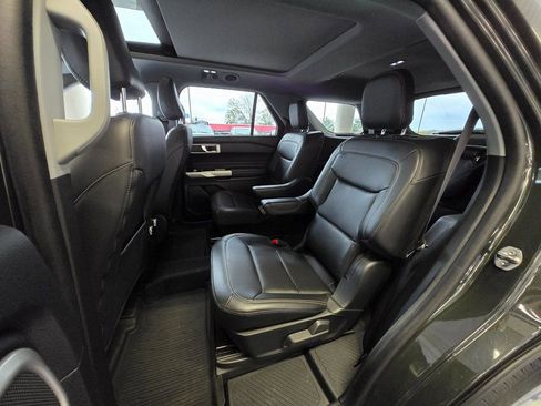 Used 2022 Ford Explorer XLT w/ Equipment Group 202A image 22