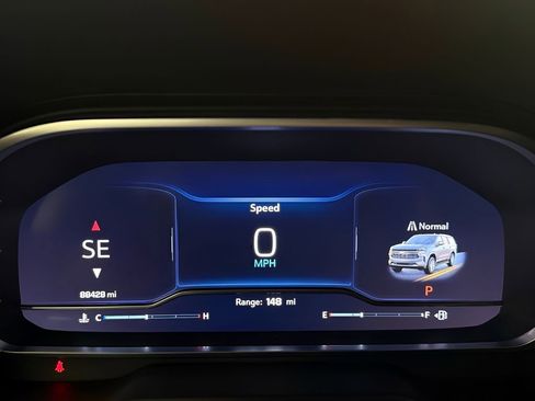 Used 2023 Chevrolet Suburban Premier image 23