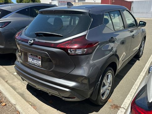 Certified 2025 Nissan Kicks Play S FWD image 5