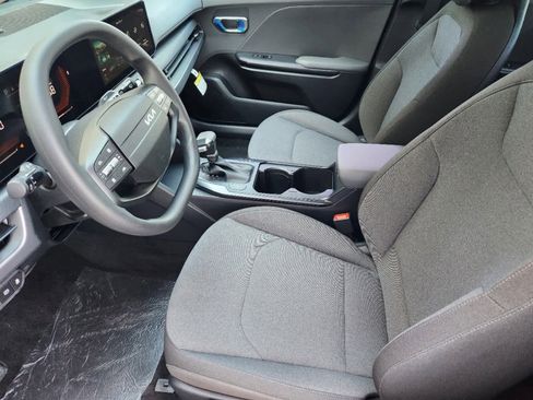 New 2025 Kia K4 LX image 9
