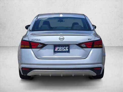 Used 2024 Nissan Altima 2.5 SV FWD image 6
