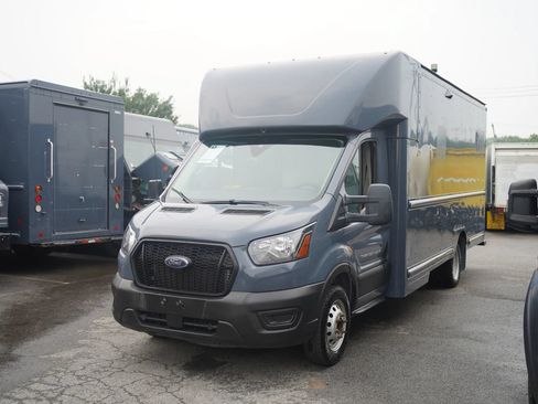 Used 2021 Ford Transit 350 DRW RWD image 6