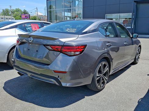 Used 2020 Nissan Sentra SR w/ Premium Package FWD image 5