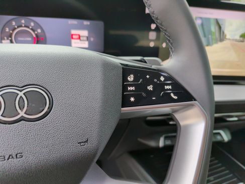 Used 2026 Audi Q3 quattro 2.0T image 21