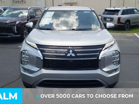 Used 2025 Mitsubishi Outlander SE AWD/4WD image 3
